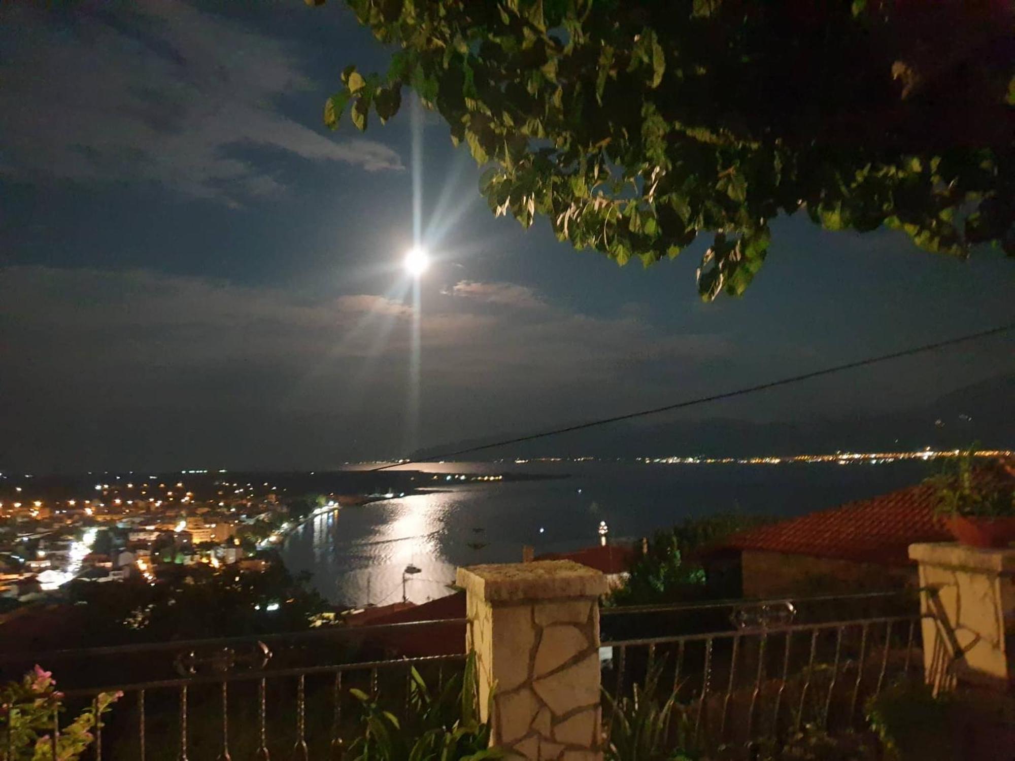 Villa View By The Castle Nafpaktos Exterior foto